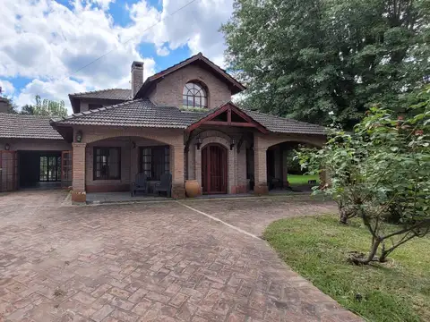 NOT. Venta Chacra sobre lote de 5400 m2 enBarrio Parque El Remanso  Exaltación de la Cruz