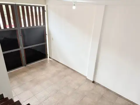 General Paz 100, Piso 1