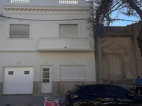 CASA RECICLADA / TODOS LOS SERVICIOS / 3-4 DORM
