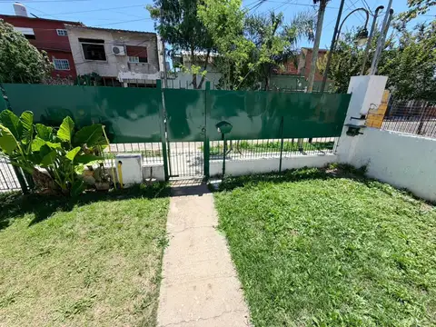 Depto Tipo Casa en Alquiler de 3 ambientes
