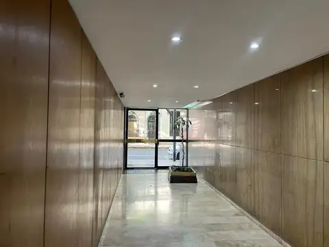 Sarmiento 3900, Piso 1