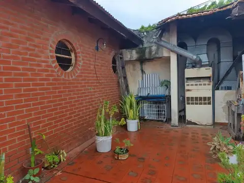 VENTA CASA GALPON GARAGE DEPOSITO VILLA LYNCH SAN MARTIN OPORTUNIDAD A REFACIONAR