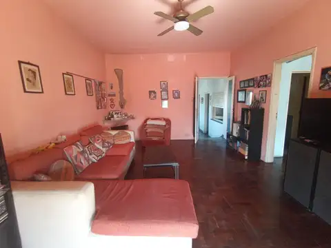 Depto Tipo Casa 6 ambientes con 2 baños