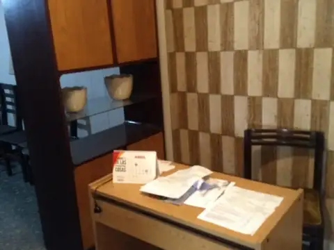 Departamento 5 ambientes en venta en el centro de Ramos Mejia Norte.