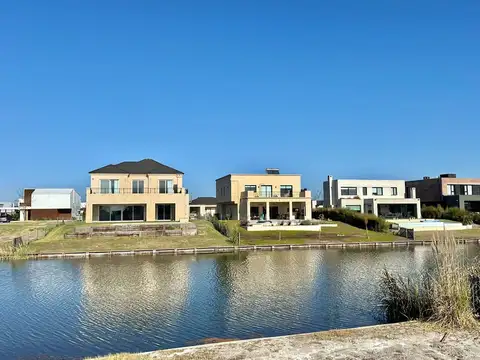 Riberas Puerto del lago 100