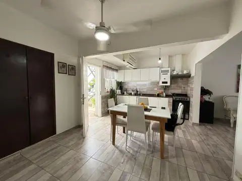 Casa en Alquiler con 1 cochera