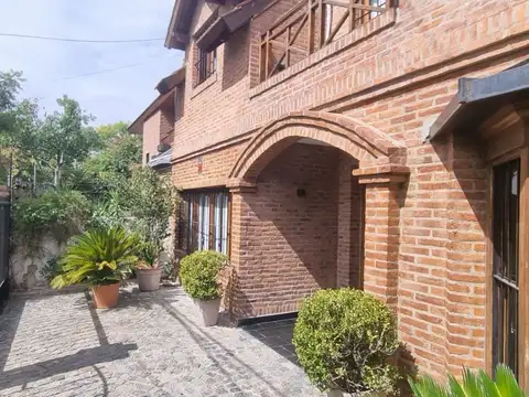 Casa en Venta en La Merced, USD 440.000