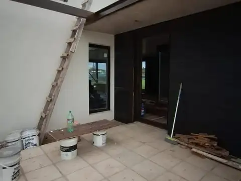 Rbs. Casa En Venta En Village Joven, Bella Vista