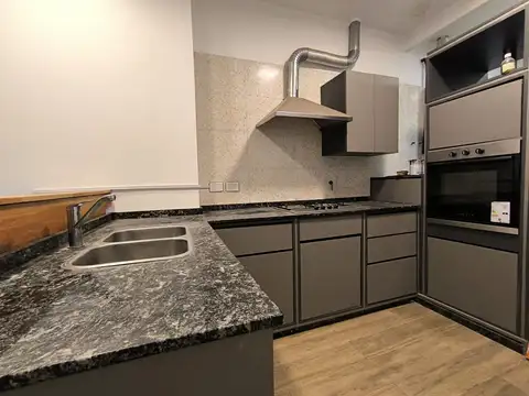 Depto Tipo Casa en Venta de 5 ambientes