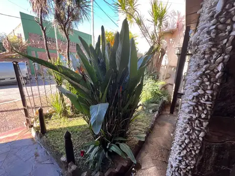 Casa 4 ambientes con 1 baño