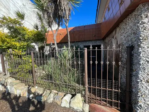 Venta de Casa de 4 ambientes en La Tablada
