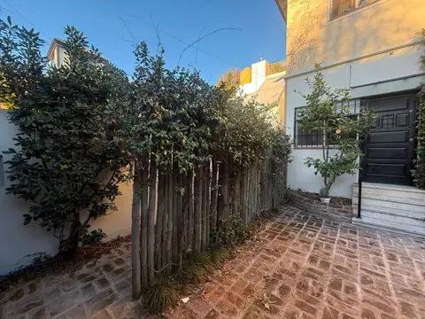 Depto Tipo Casa en Alquiler con 1 cocheras
