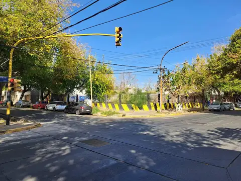 Entre Ríos esquina Montecaseros