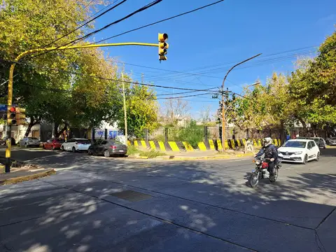 Venta - Terreno en esquina ideal para playa o desarrollo inmobiliario