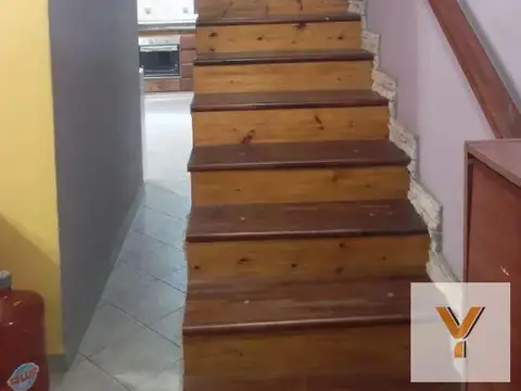 Casa 5 ambientes con 2 baños