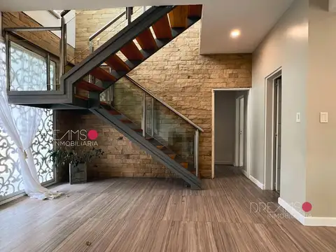 Casa en Alquiler en Neuquen, USD 4.500