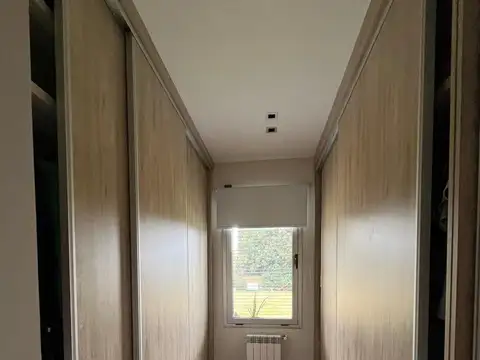CASA EN VENTA EN City Bell