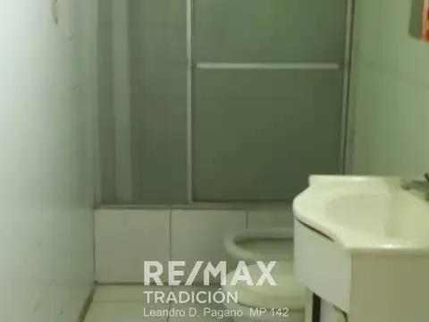 Casa en Alquiler con 2 cocheras