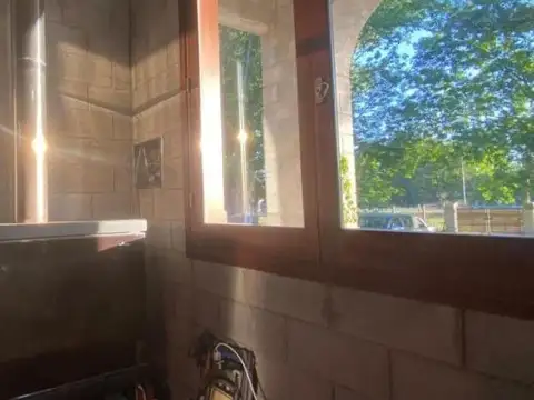 Casa 2 ambientes con 1 baño