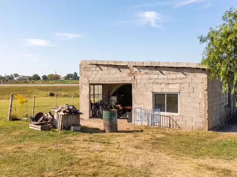 Terreno 622m² en Venta con mejoras Ruta 1 Valdense
