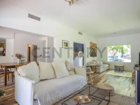 Casa 5 ambientes con 3 baños