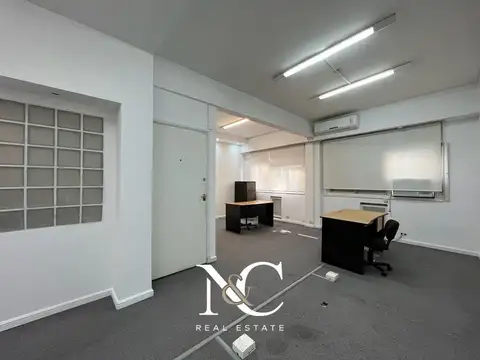 Oficina 4 ambientes con 2 baños