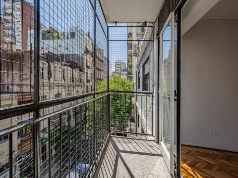 VENTA DEPTO AL FRENTE BALCON 4 AMB BALCON