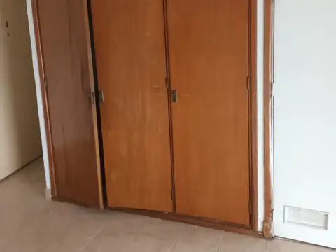 MONOAMBIENTE AL FRENTE LUMINOSO