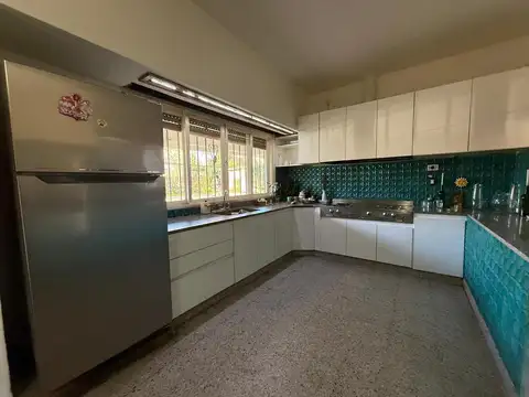 Casa 5 ambientes con 1 baño
