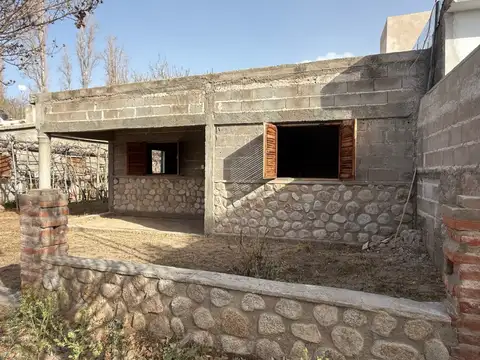 Casa con escritura en venta - Anjullon