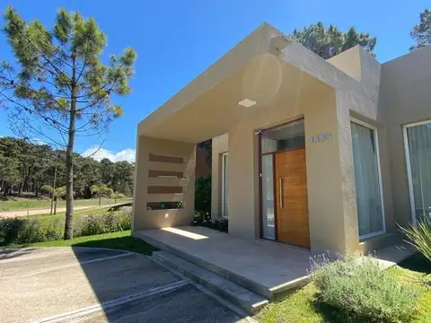 Casa en Alquiler - Zona Álamos / 8239