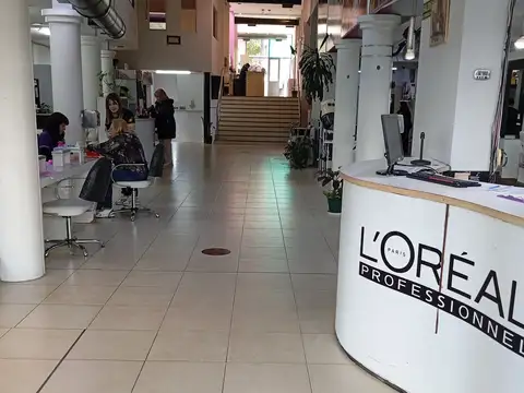 EXCEENTE LOCAL SOBRE AVENIDA MTERS SUBTE CENTRO COMERCIAL