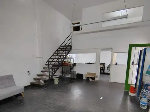 OPORTUNIDAD! VENDO GALPON CON LOCAL SOBRE AV JUAN B JUSTO
