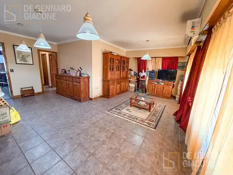 Casa 4 ambientes con 1 baño