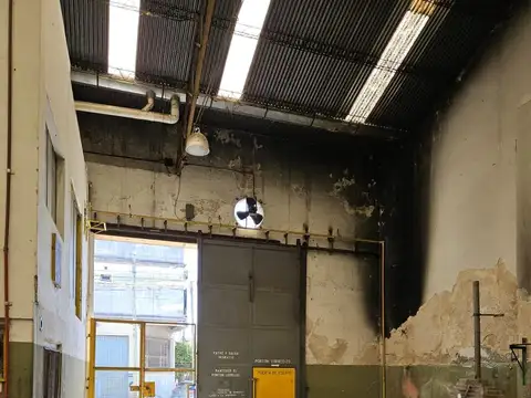 Galpon en Venta 46  mts Frente