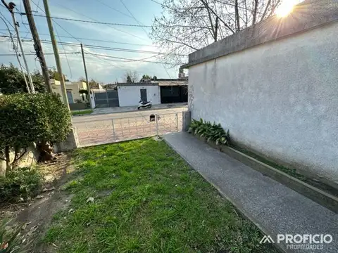 Casa 4 ambientes con 1 baño