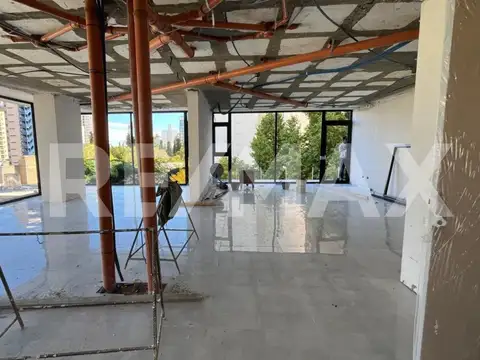 Oficina en Venta con 2 cocheras