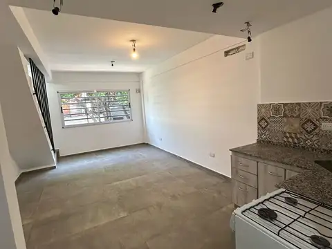 Depto Tipo Casa en Venta de 2 ambientes