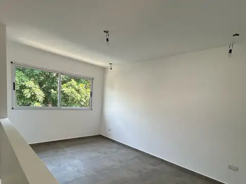 Depto Tipo Casa 2 ambientes con 1 baño