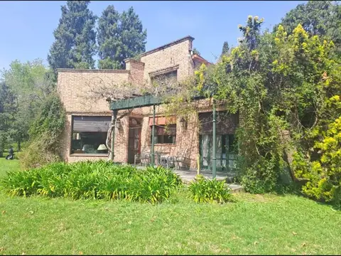 CASA QUINTA DE CATEGORIA "TIERRAS DEL MORENITO"