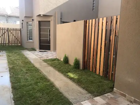Triplex Duplex 4 amb con patio Costa Azul San Bernardo La Lucila Alquiler