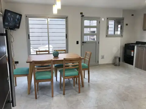 Depto Tipo Casa 4 ambientes con 2 baños