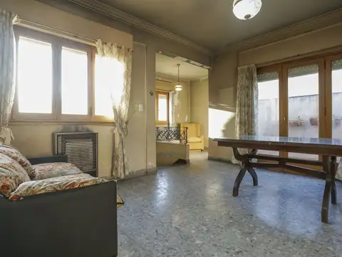 Depto Tipo Casa 5 ambientes con 1 baño