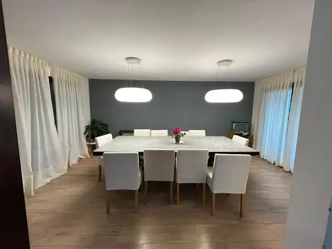Casa en Venta en Villa Catalina, USD 215.000