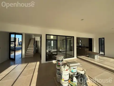 Casa 5 ambientes con 3 baños