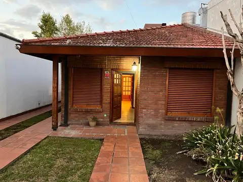 Casa 3 ambientes con 1 baño