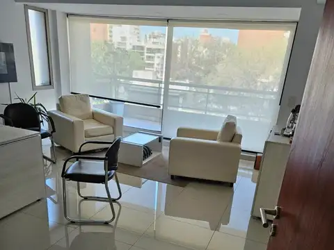 Venta de oficina en Pellegrini 1800 Piso 4