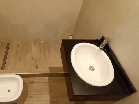 VENTA DE MONOAMBIENTE CON BALCÓN PARA VIVIR O INVERSIÓN EN E