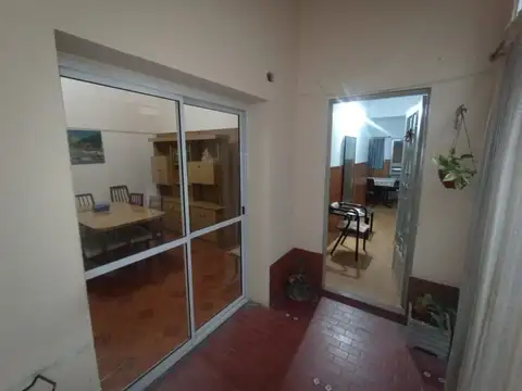 Depto Tipo Casa en Alquiler en Caseros, $ 1.150.000