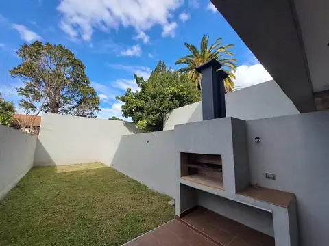 Depto Tipo Casa en Venta con 1 cocheras